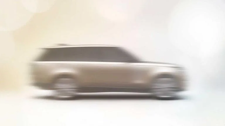 Позашляховик Land Rover Range Rover 2022 року покажуть 26 жовтня
