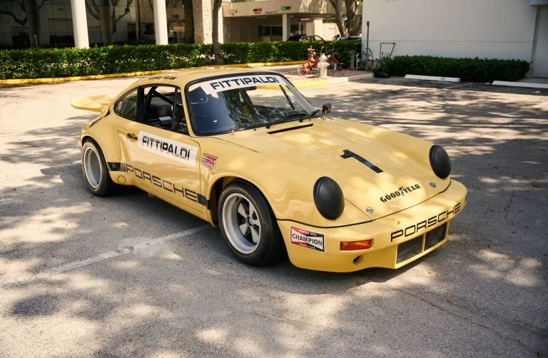 Старий Porsche 911 Carrera 3.0 RSR Пабло Ескобара 1974 року шукає нового власника