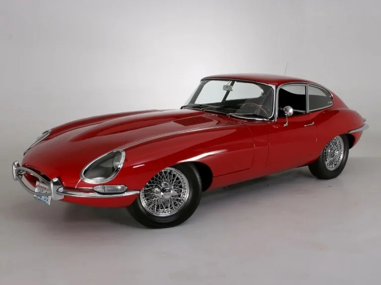 Енцо Феррарі сказав : “Jaguar E-Type найкрасивіший автомобіль, коли-небудь побудований”