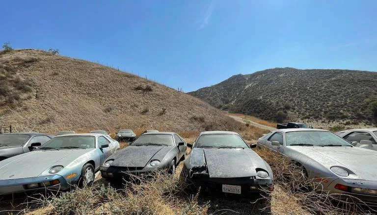У Каліфорнії найдено поле з занедбаними Porsche 928