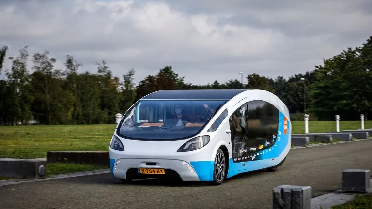 Renault зацікавилася будинком на колесах з сонячними панелями