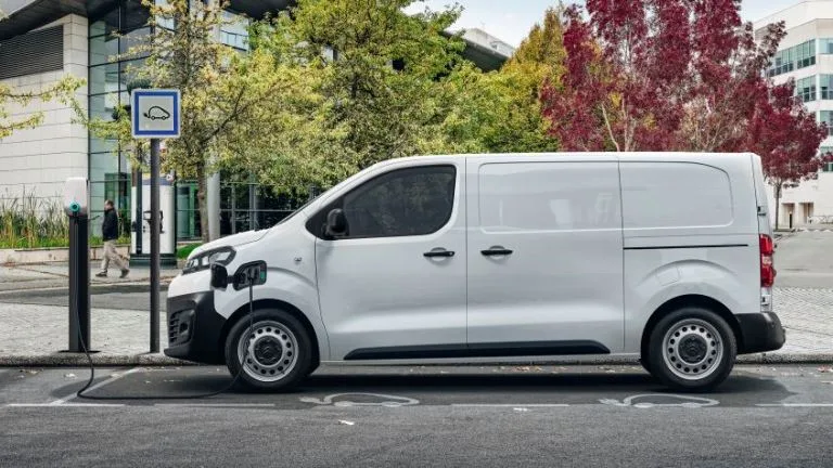 Електричний фургон Citroen e-Dispatch: ціна, характеристики, фото та деталі
