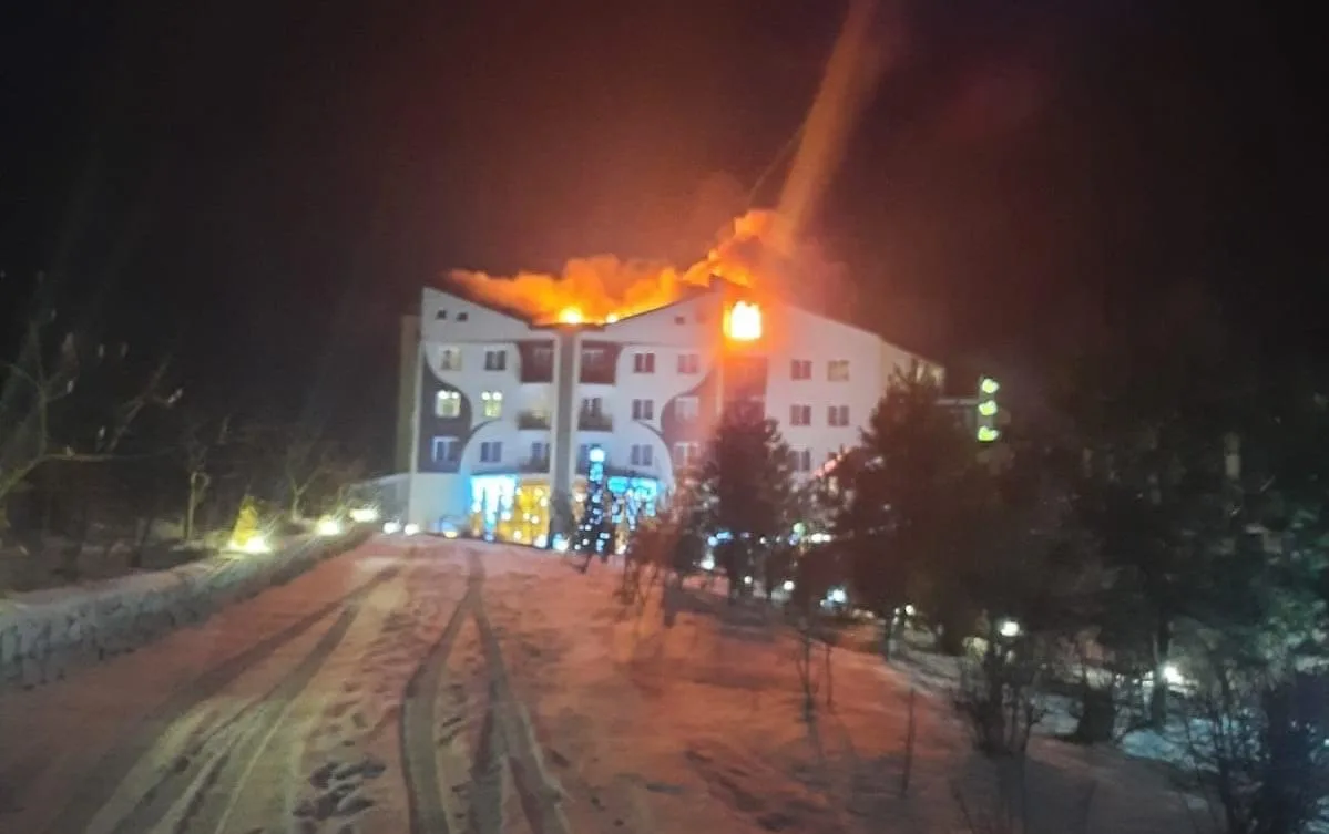 Горів готель біля Літина люди вискакували з вікон