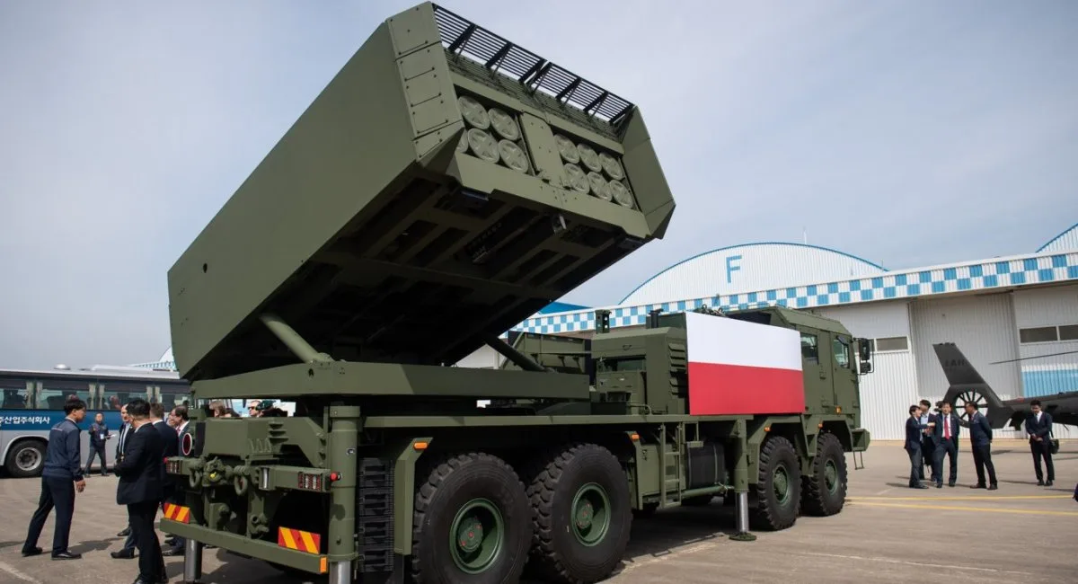 Поки США не дають виробляти ракети до HIMARS, у Польщі готуюються випускати боєприпаси до аналога — K239 HOMAR-K