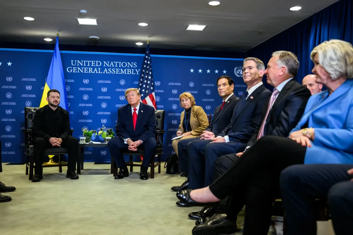 Трамп призвал Зеленского поехать на встречу с Путиным в Москву, — Bloomberg