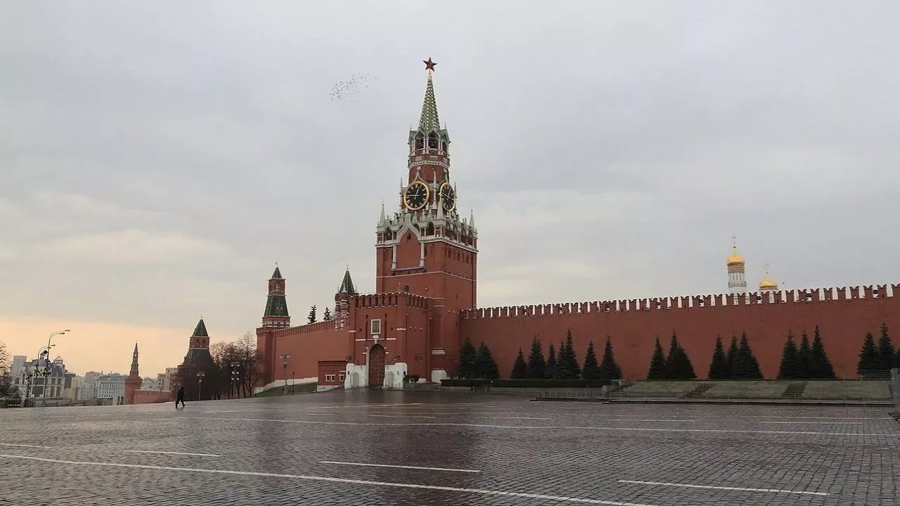 РФ різко збільшить витрати на оборону в 2027 році, вони стануть рекордними – Reuters Кремль