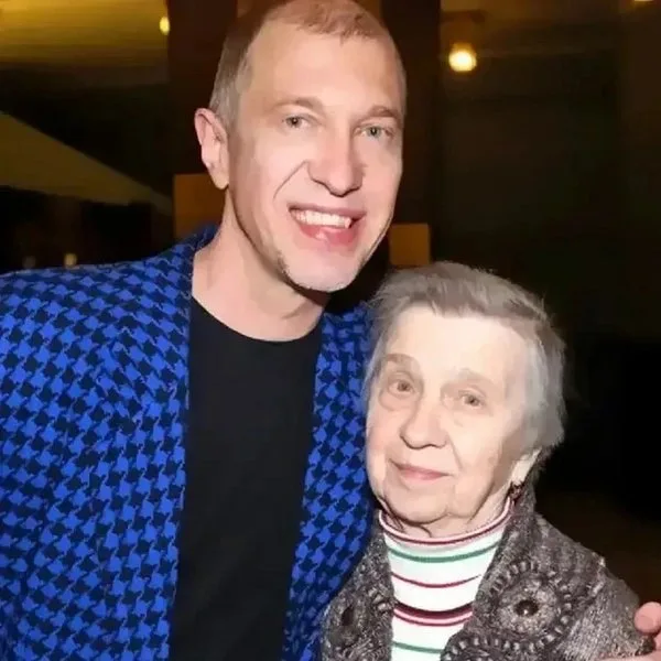 Как выглядят Сергей Соседов с мамой