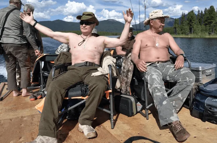 Шойгу долгое время был близким соратником Путина
