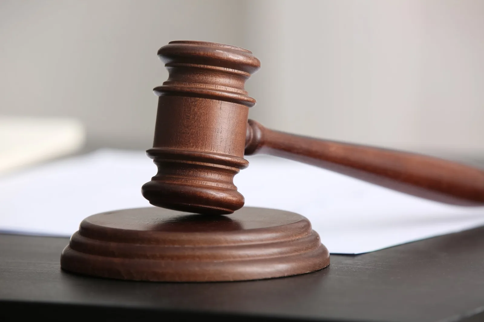 У Черкасах через суд вимагають скасувати реєстрацію права на три торгівельні павільйони