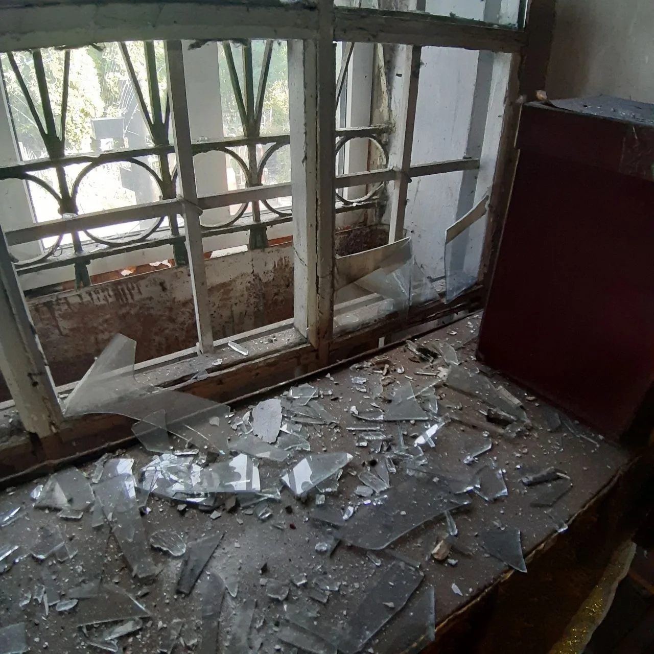 Ворожий КАБ пошкодив Петропавлівський храм і центральне кладовище в Сумах