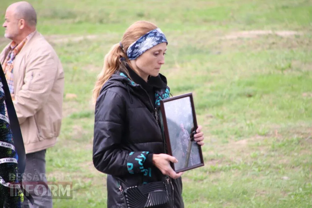 Болград провів в останню путь морського піхотинця Олександра Челахова