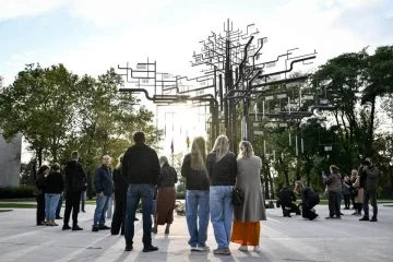 У Запоріжжі до Дня захисників і захисниць України на Дереві пам’яті з’явилися 85 нових дзвоників