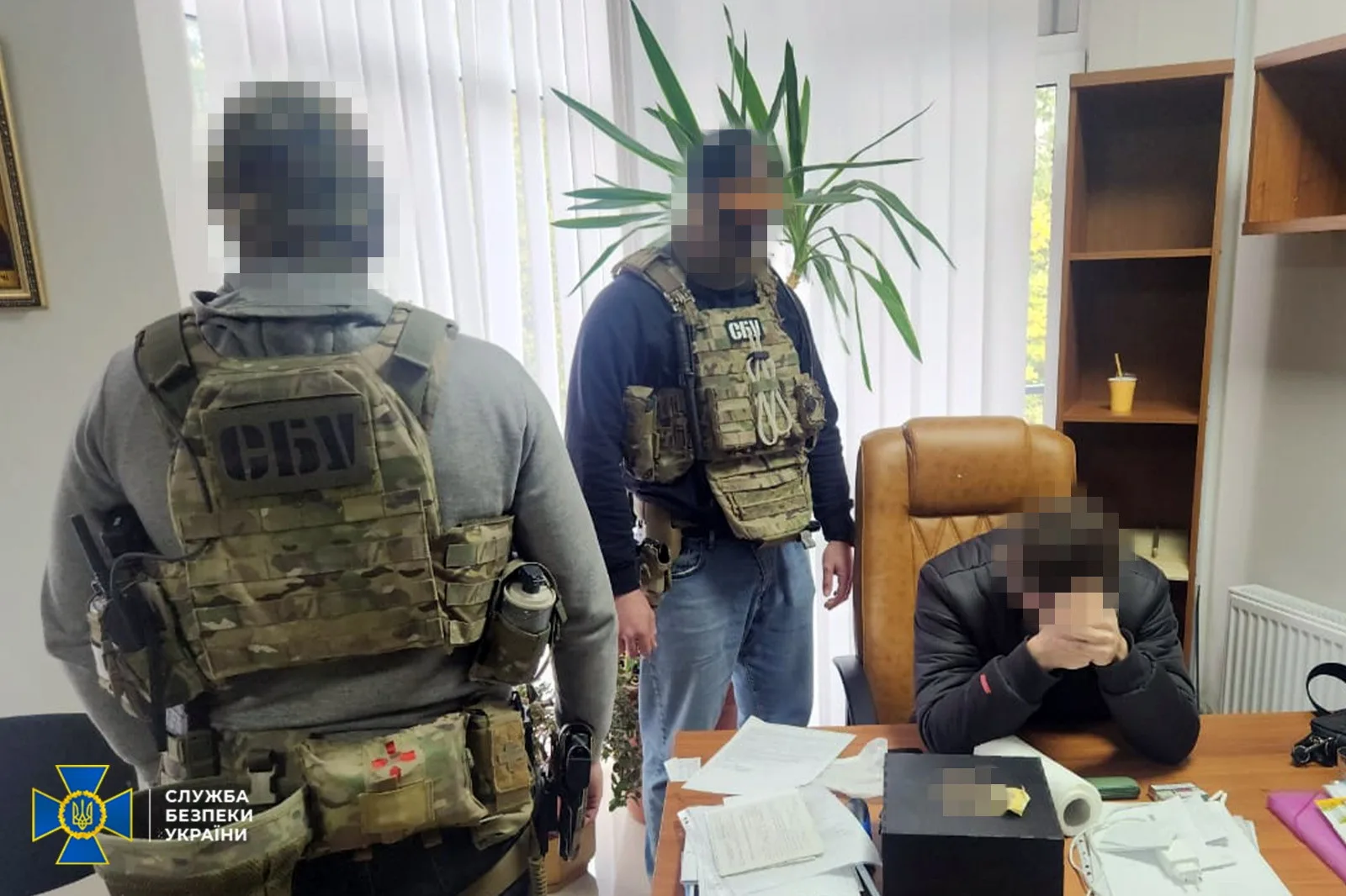 Від шкіл без учнів до держзради за дев'ять доларів