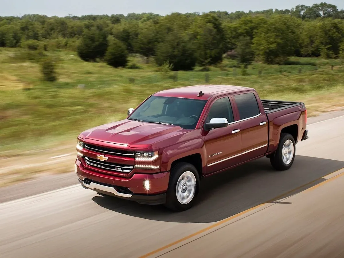 GM відкликає пікапи Chevrolet Silverado та GMC Sierra через ризик розриву подушок безпеки