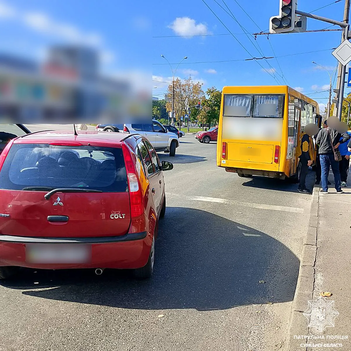 У Сумах порушення ПДР призвело до ДТП за участі маршрутки