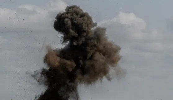 Російський дрон влучив у склад у Києві: у Солом’янському районі сталася пожежа