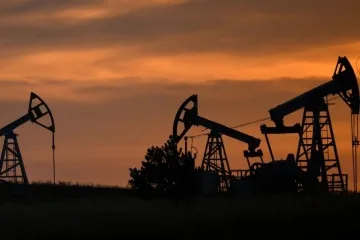 Нафта дорожчає через ризики перебоїв із постачанням з Близького Сходу