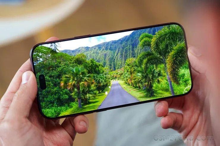 iPhone 18 Pro Max дисплей тесты яркость