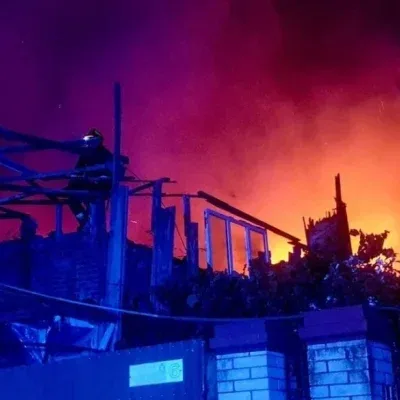Майже 200 «квадратів» у вогні: на Руданського у Вінниці згоріла недобудова