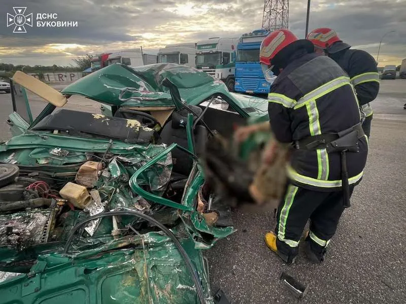Смертельна автотроща на трасі у Недобоївцях забрала життя двох людей
