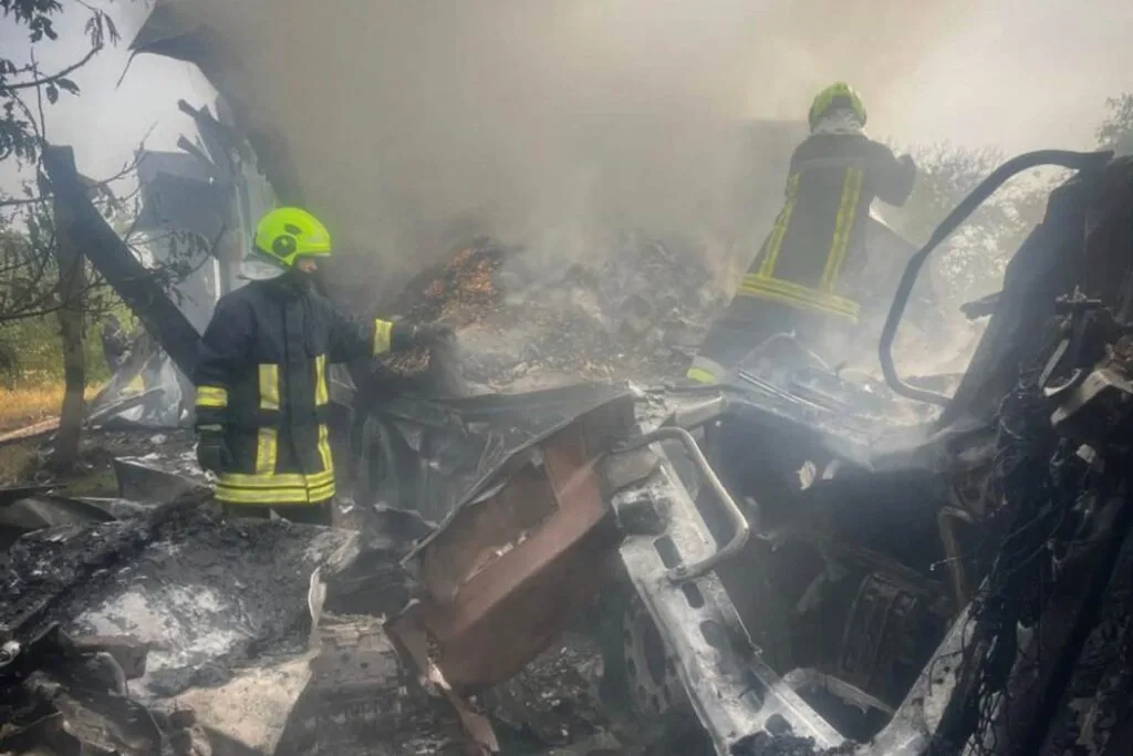 Ворог атакував вантажівки на автодорозі в Одеській області – є постраждалі