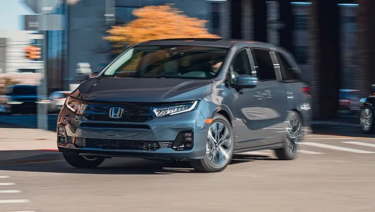 Автомобиль Honda Odyssey 2026 года
