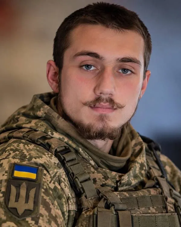 У Сумах попрощаються із 20-річним захисником Данилом Дєдовим
