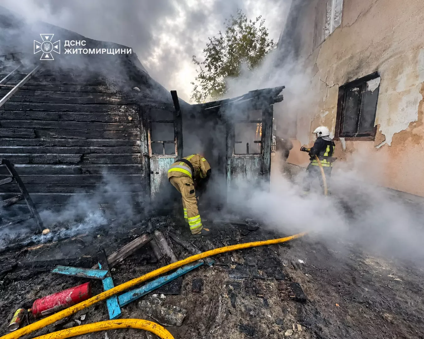 Ліквідація загоряння даху працівниками ДСНС
