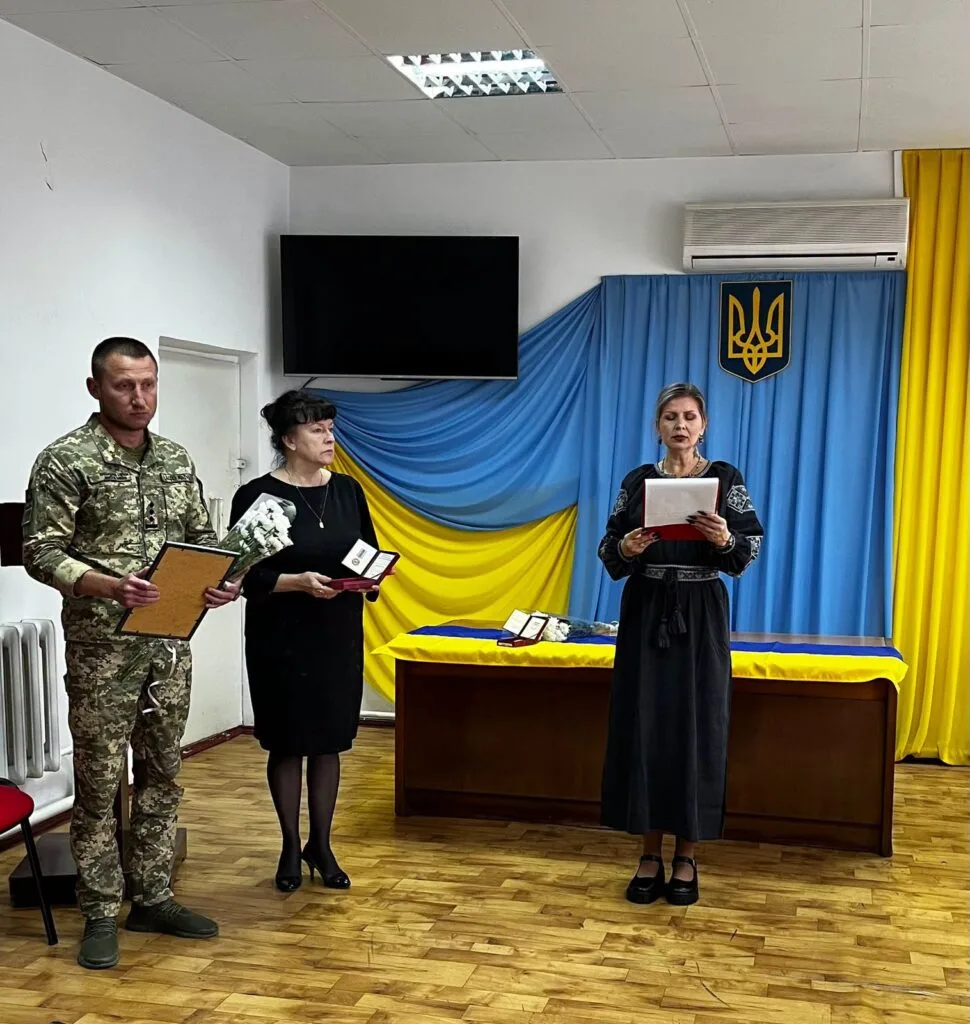 Двох захисників із Вилкового посмертно відзначили державними нагородами
