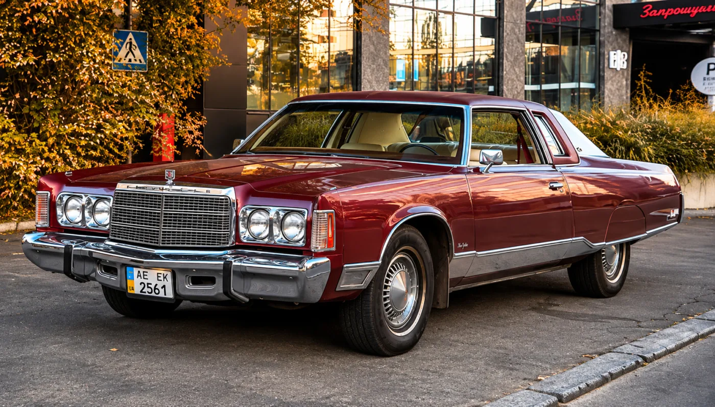 Рідкісний Chrysler New Yorker 1974 року: американська класика на українських дорогах