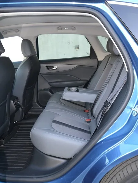 задние сиденья MG S5