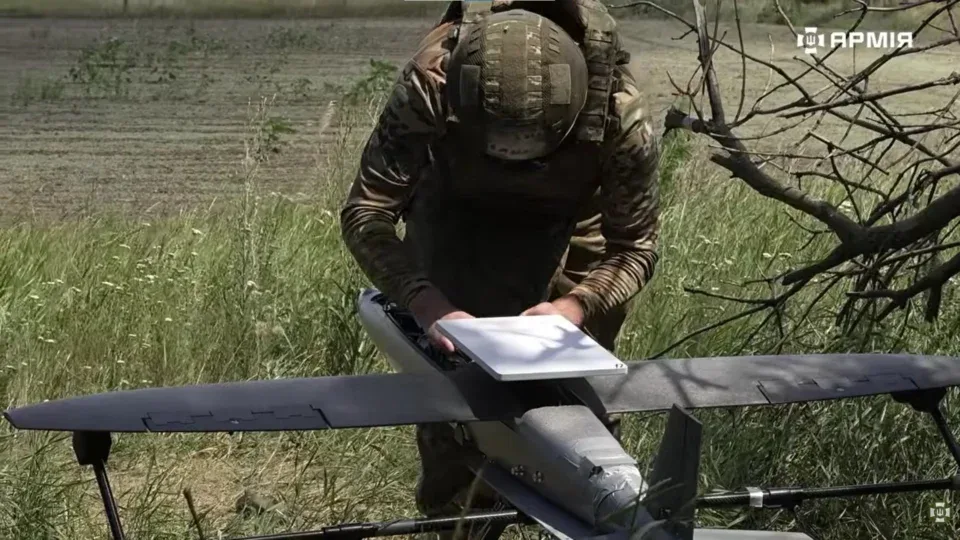 «Дістали» за 120 км: український дрон Hornet уразив дороговартісну РЛС росіян 