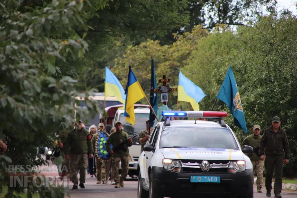 Болград провів в останню путь морського піхотинця Олександра Челахова