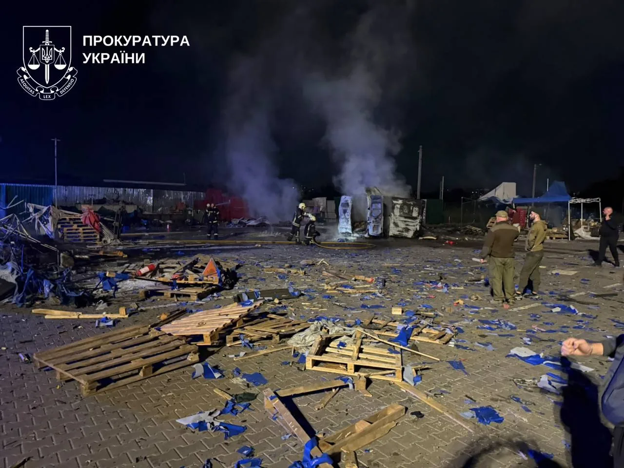 Російські війська завдали удару по ринку "Столичний" під Києвом: є загиблі