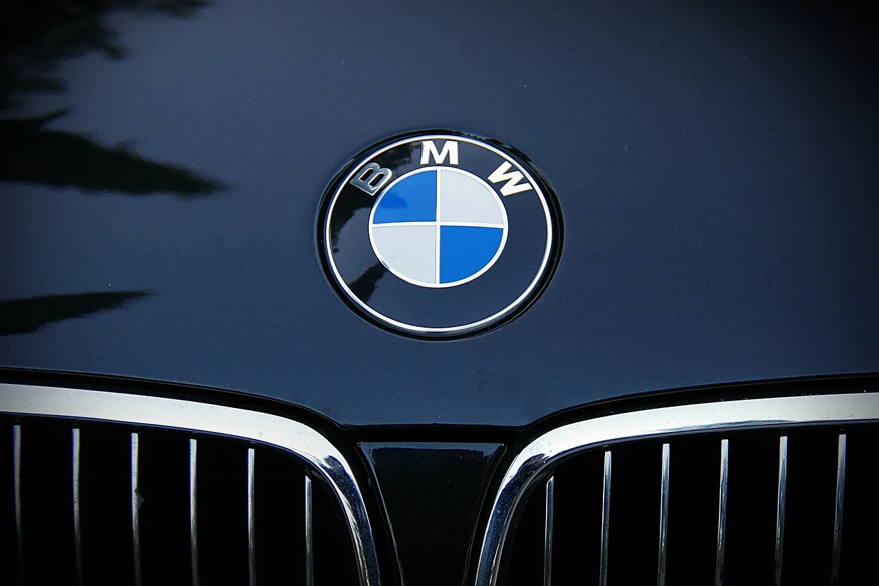 BMW срочно отзывает популярные модели: авто может загореться даже после выключения двигателя