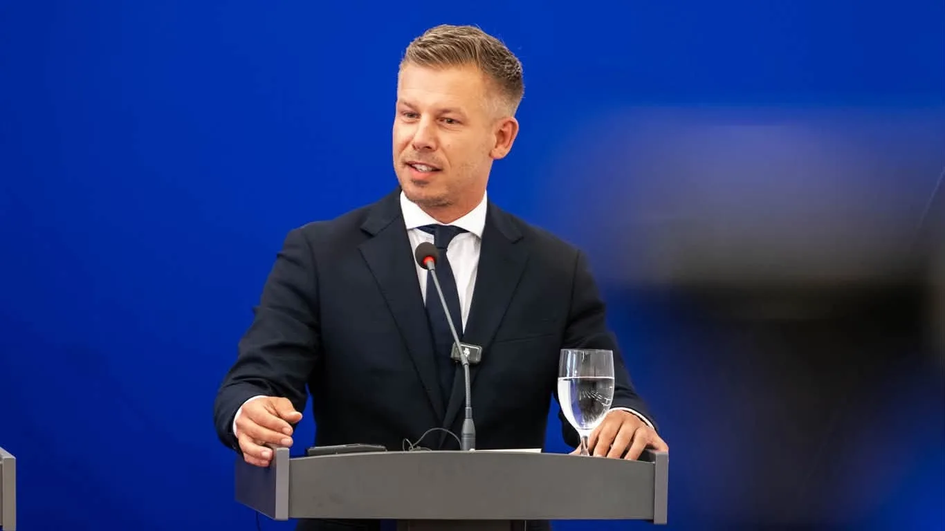 Премʼєр Угорщини порівняв "Карпатську вісімку" з сільським футболом: Ми не знайомі, але несіть м’яч