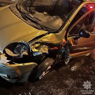 Один нетверезий водій у Сумах розбив одразу три автомобілі