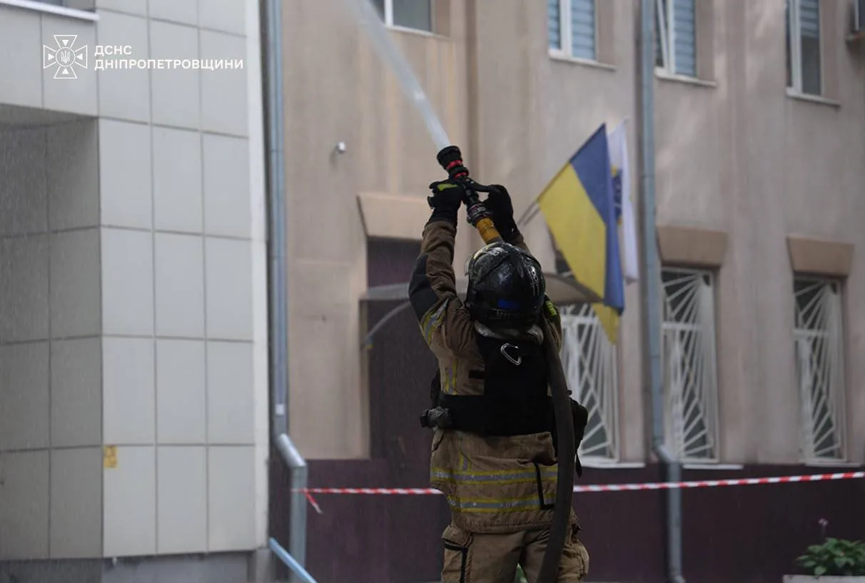 Кількість поранених через ранкову атаку на бізнес-центр у Дніпрі зросла до 13 - 28.09.2026