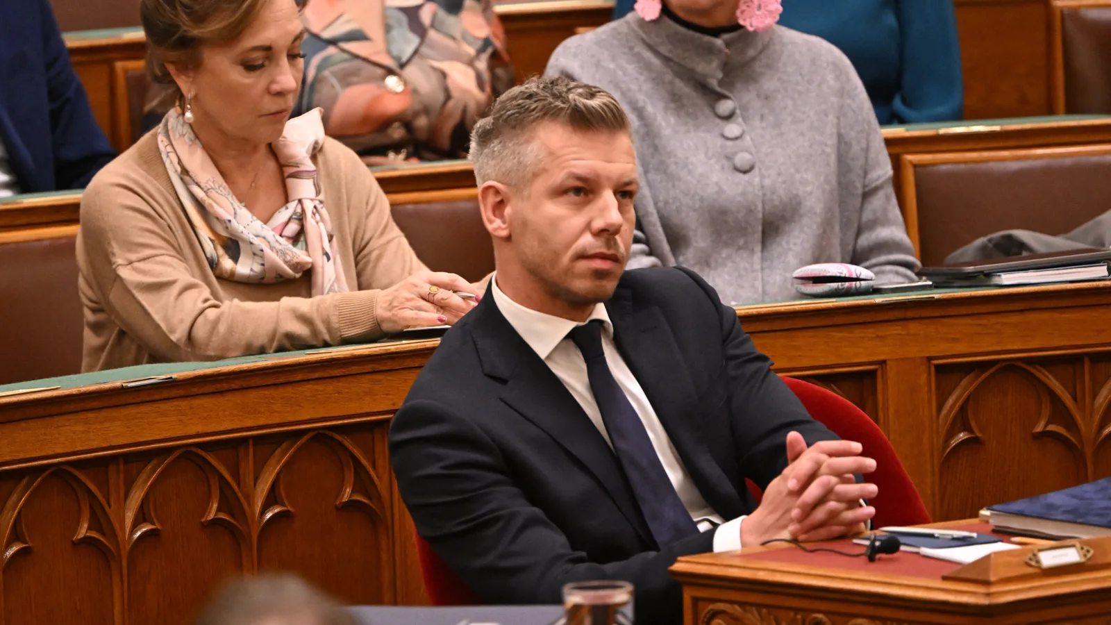 З прем’єра Угорщини Мадяра зняли імунітету у справі про "крадіжку" телефона