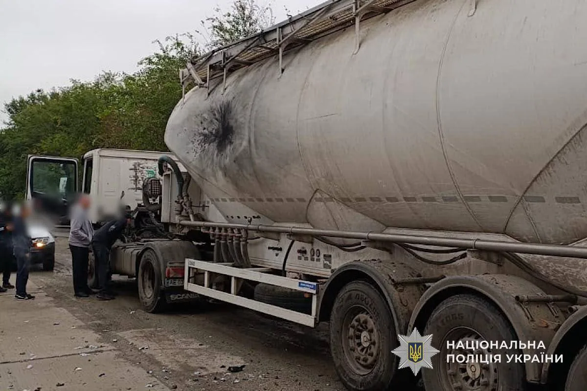 Чотири людини поранені внаслідок атак рф на Дніпропетровщину: поліція документує удари