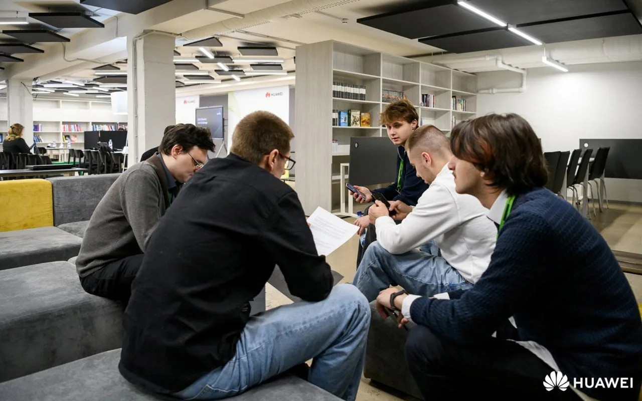 Учасники студентського конкурсу Student Tech Challenge-2025