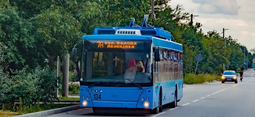 Тимчасові графіки руху автобусів та тролейбусів у Кропивницькому на сьогодні
