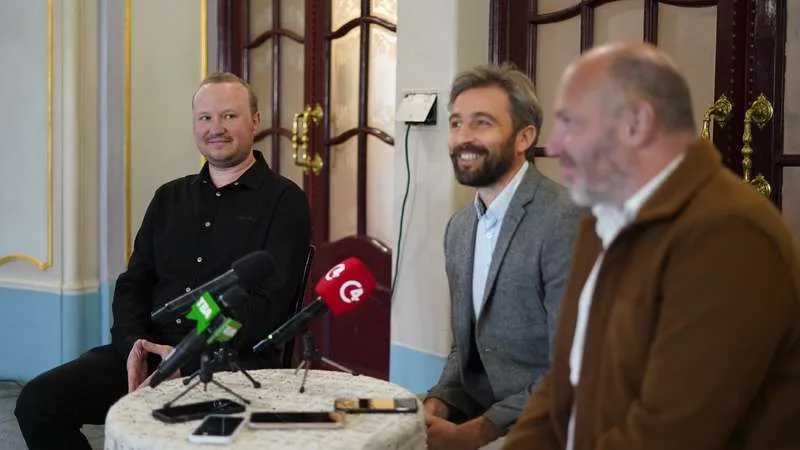 Прем’єра вистави-променаду у Чернівцях: «Історія, варта цілого яблуневого саду» 