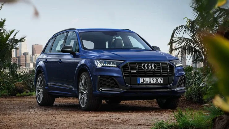 Автомобиль Audi Q7