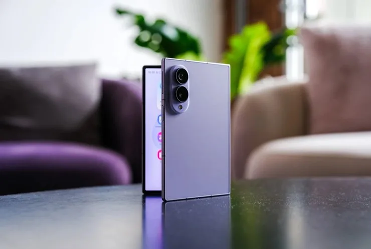 Samsung Galaxy Z Fold 8
