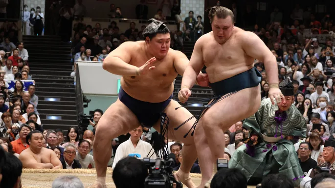 Аонішікі програв йокоузні сутичку за Кубок Імператора на турнірі Aki Basho 2026