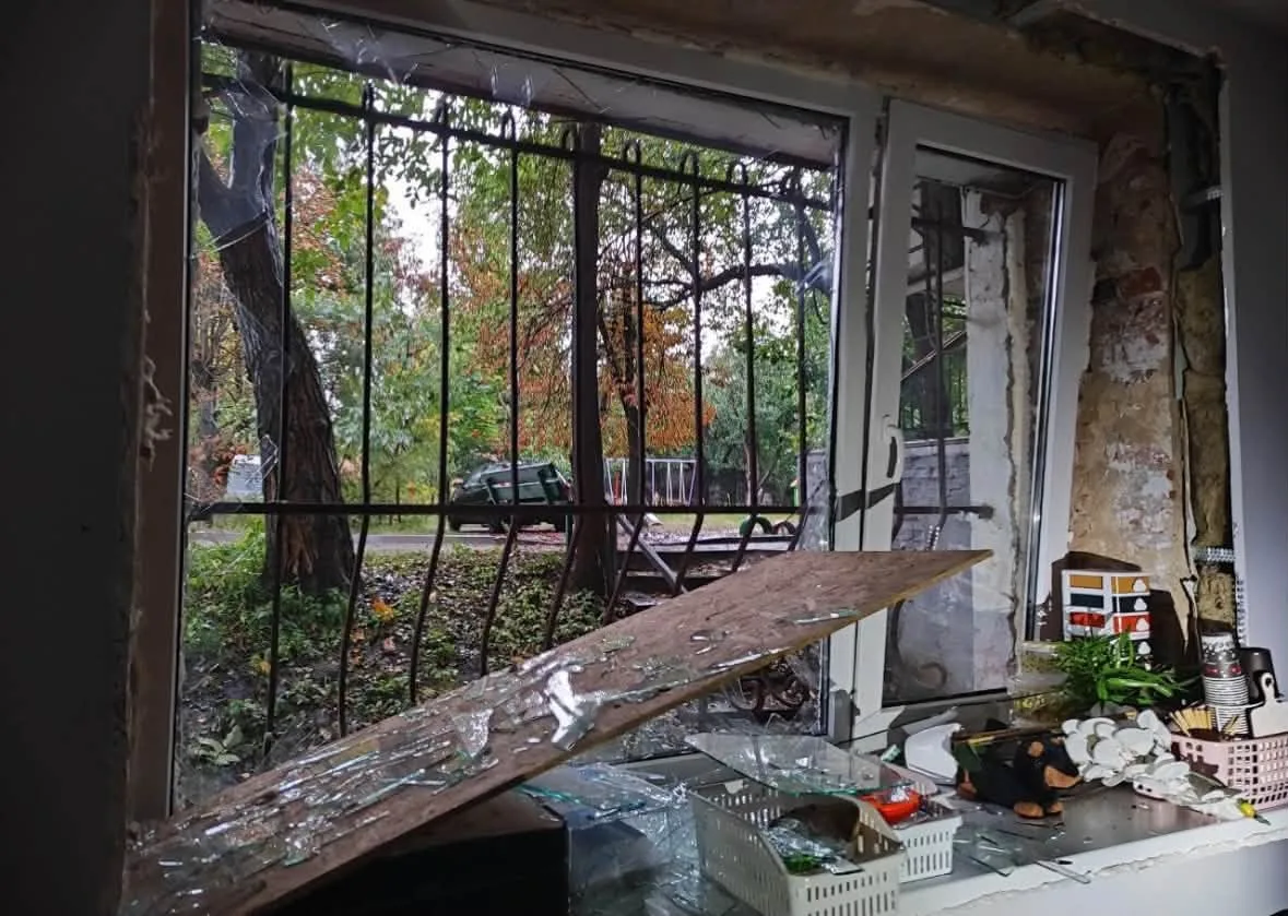 У Сумах через черговий ворожий обстріл вдруге за рік пошкоджено Центр матері та дитини