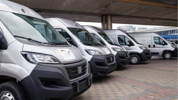 Німеччина передала "Укрзалізниці" 10 автомобілів для ремонтних бригад