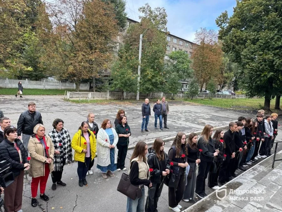 У Дніпрі на фасаді ліцею № 31 відкрили меморіальну дошку захиснику України Олексію Ткачову - 24.09.2026