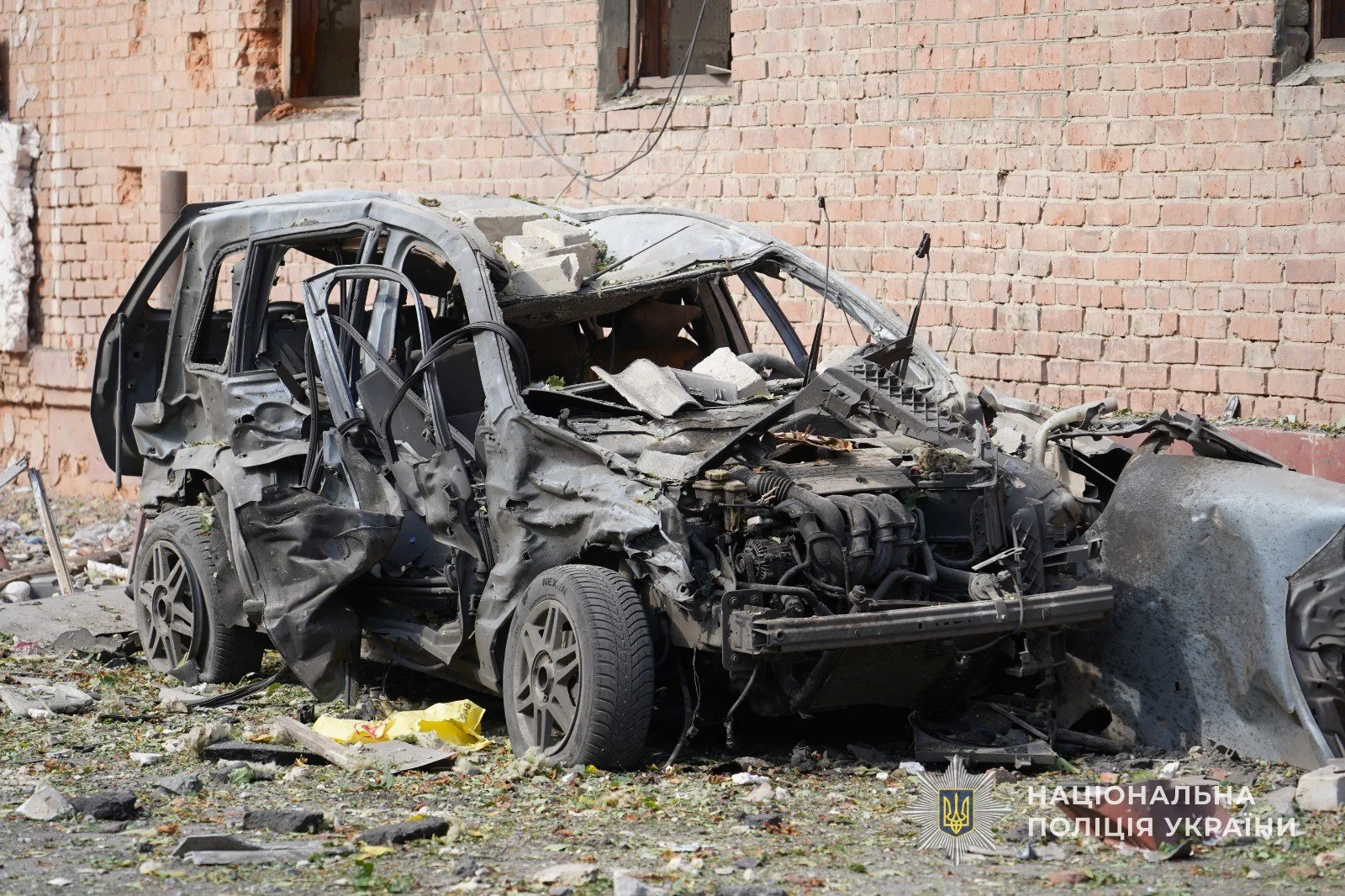 Поліція документує наслідки авіаудару по Сумах: двоє загиблих, серед поранених — півторарічна дитина